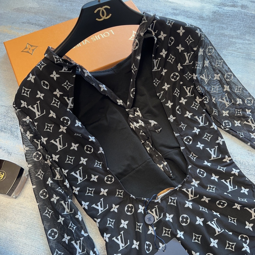 LV $33 gallery