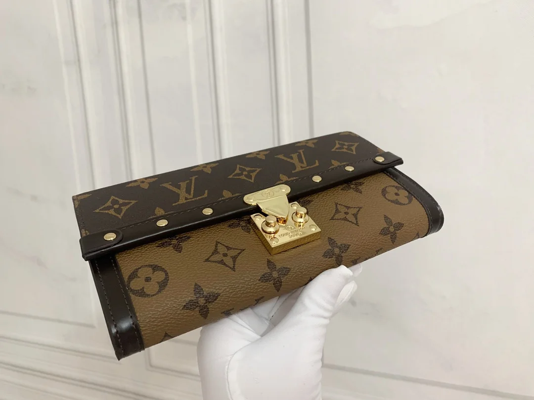 LV $33 gallery