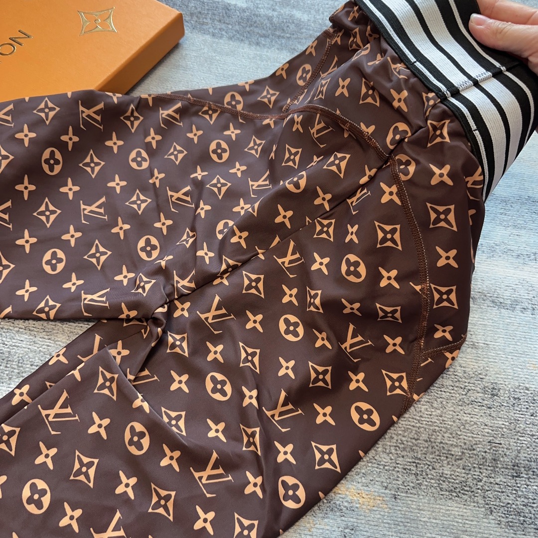 LV $34 gallery