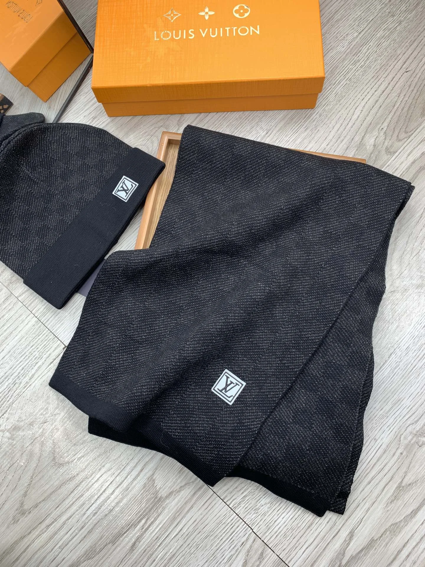 LV $39 gallery