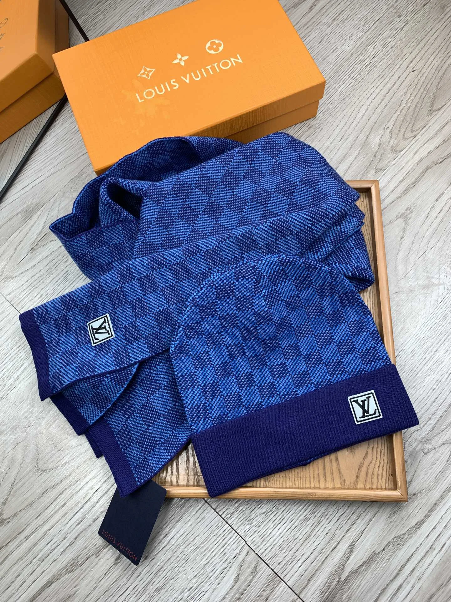 LV $39 gallery