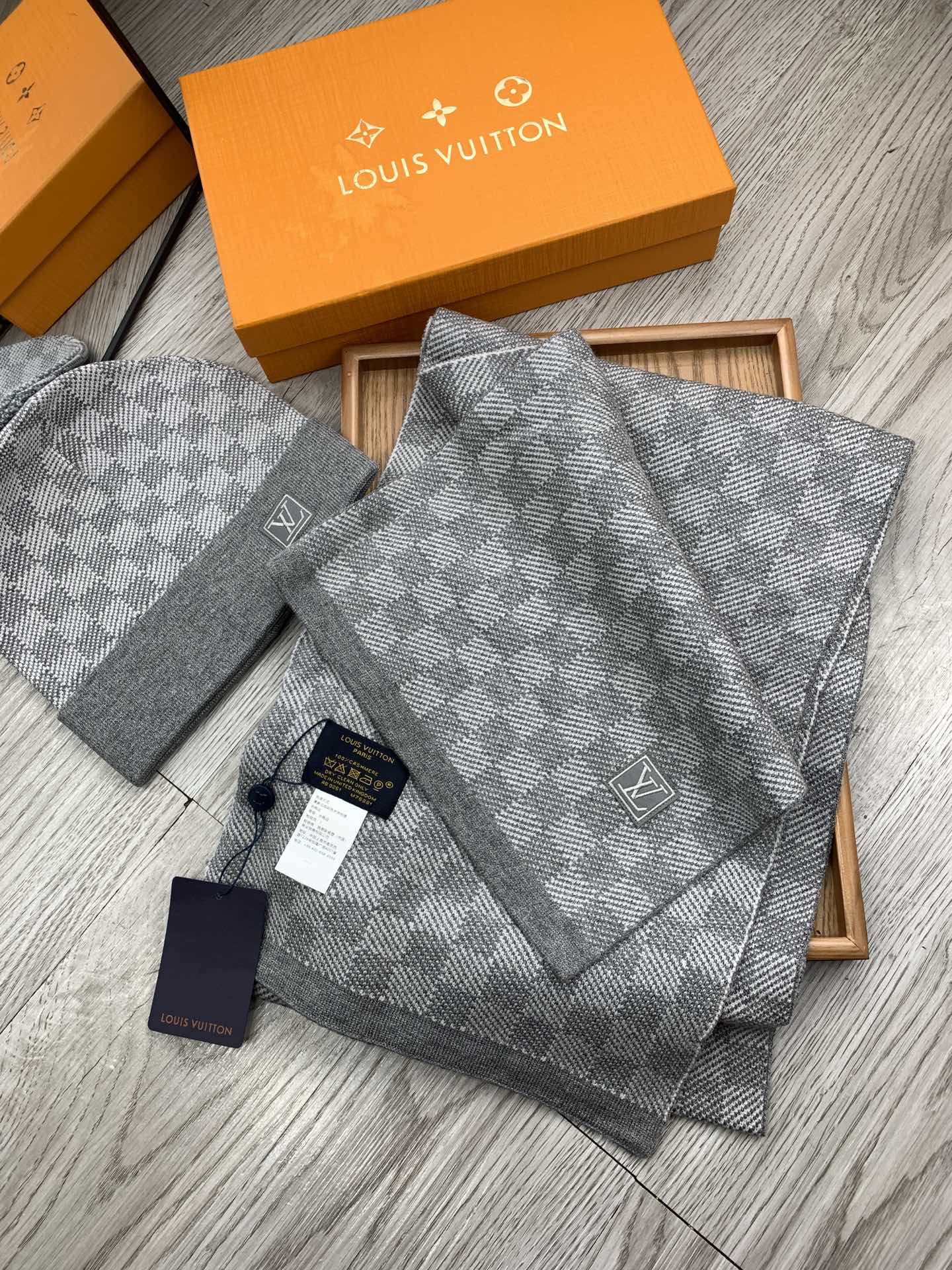 LV $39 gallery