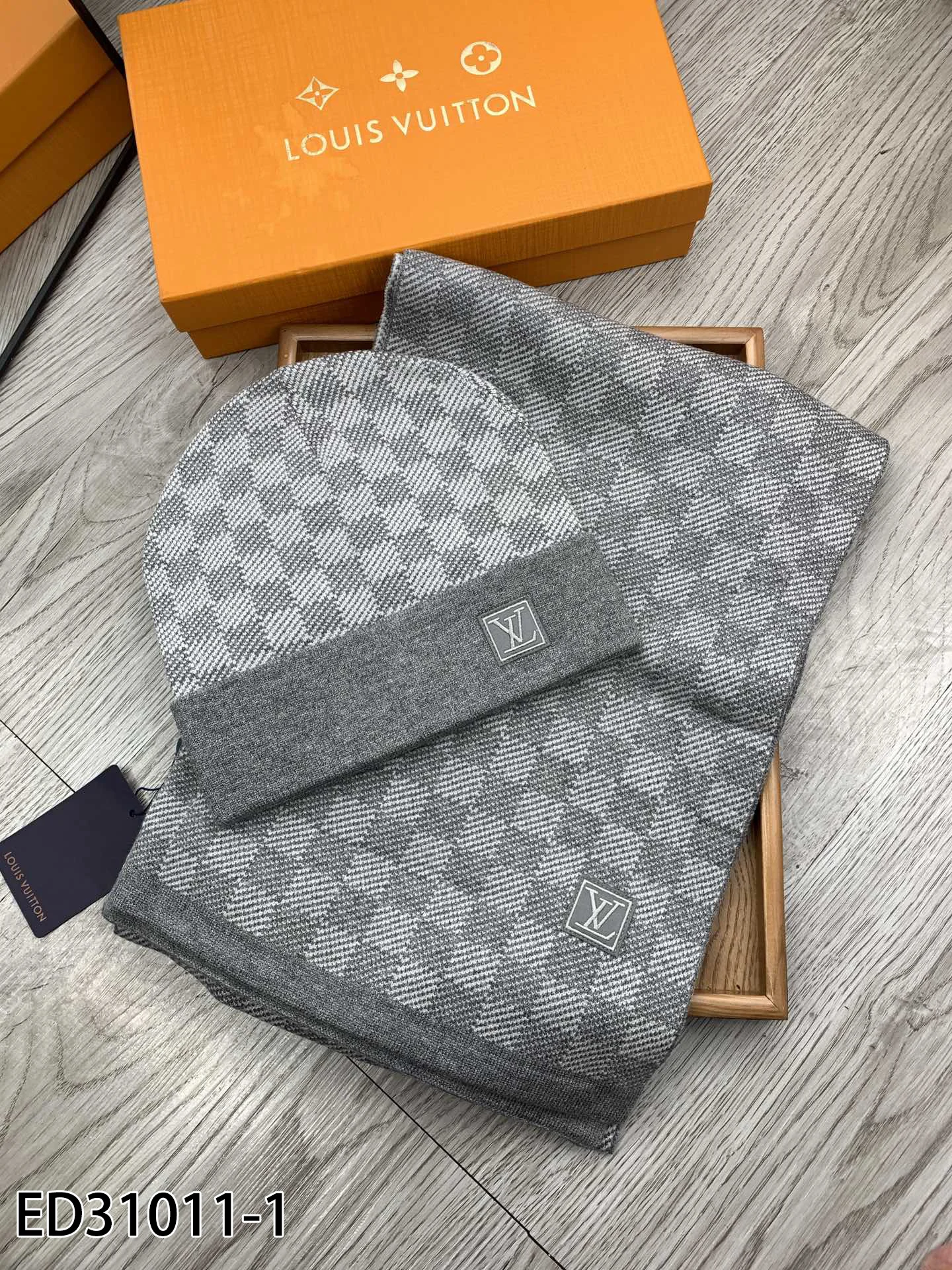 LV $39 gallery