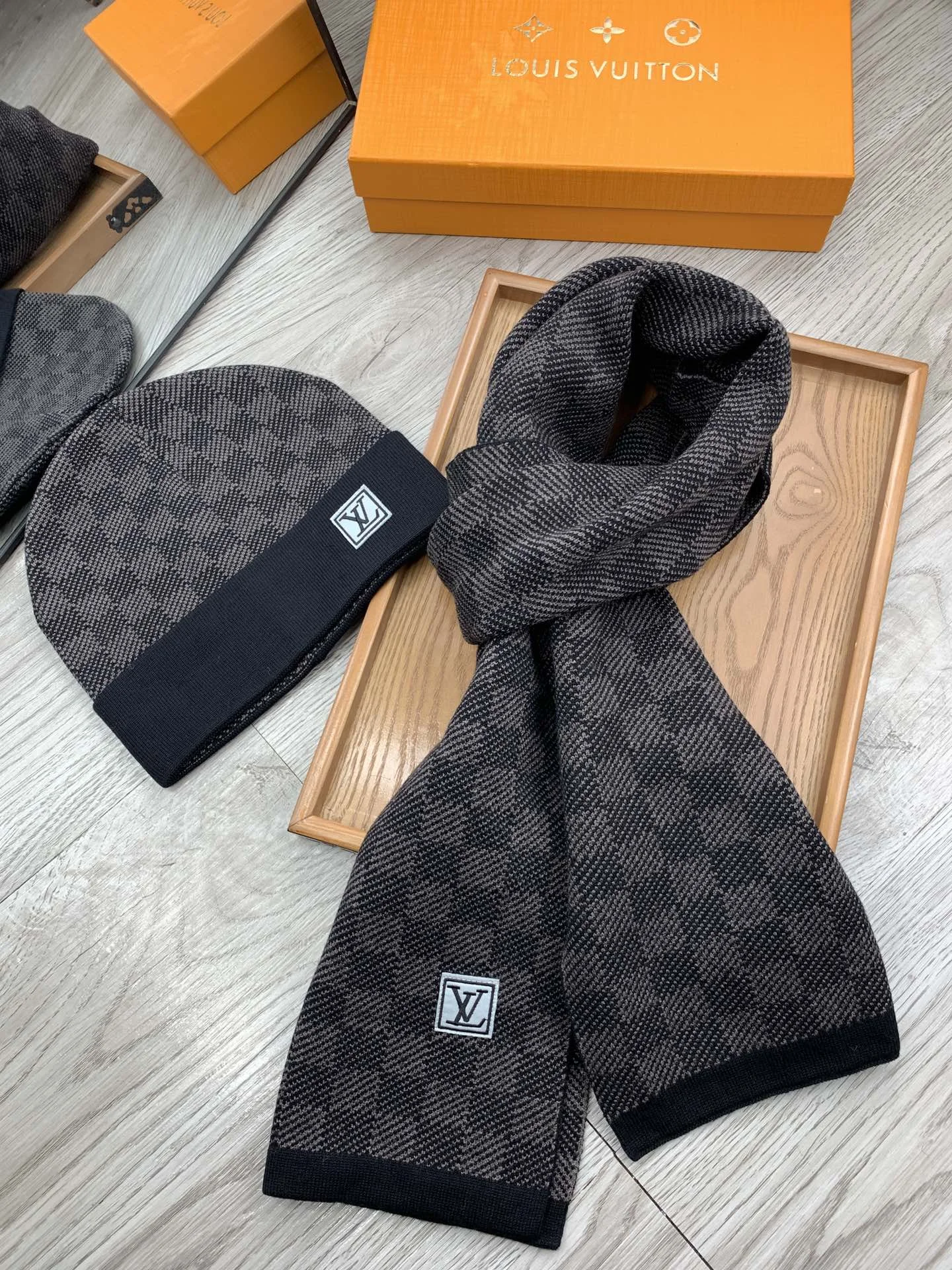 LV $39 gallery