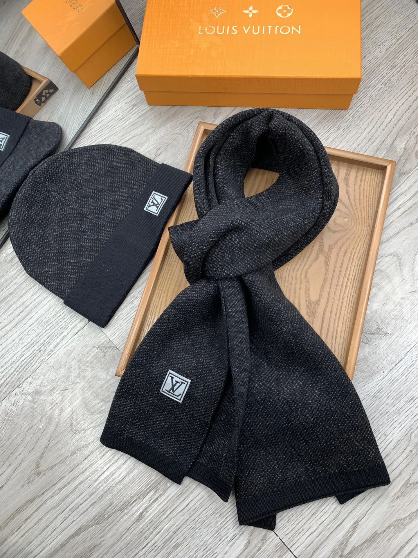 LV $39 gallery