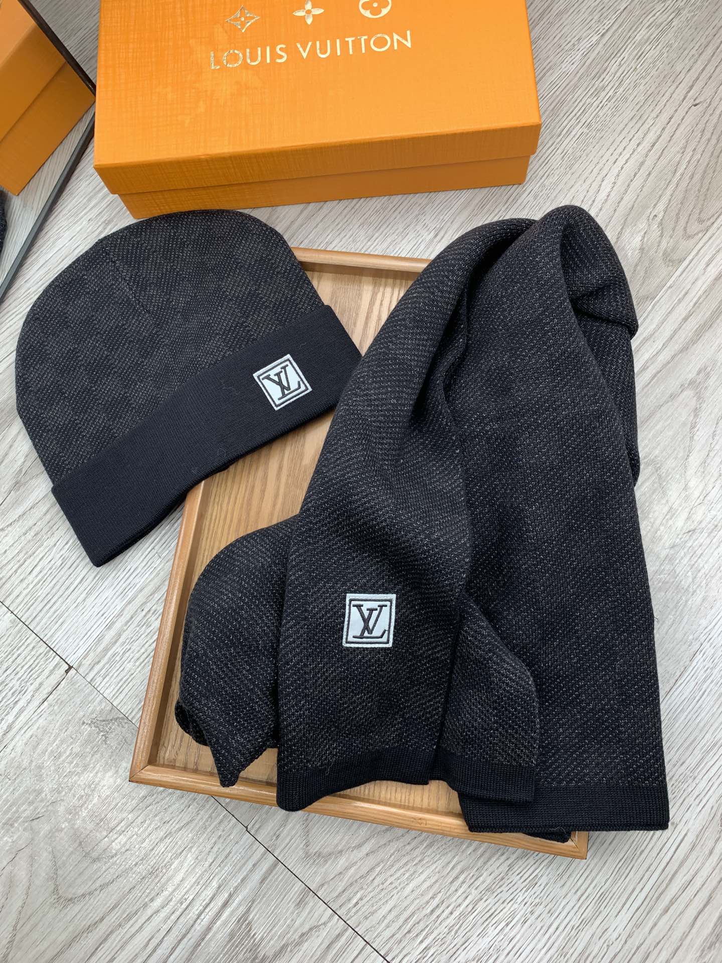 LV $39 gallery