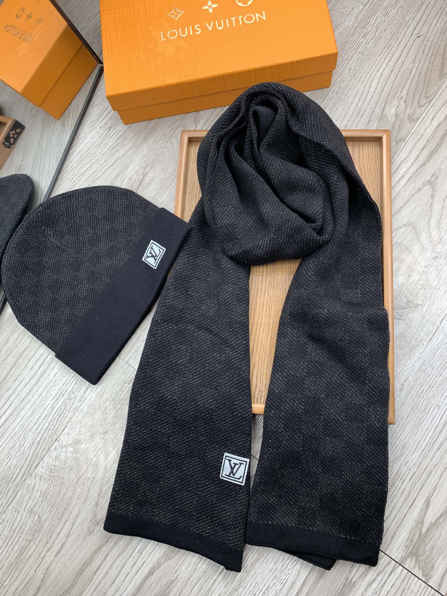 LV $39 gallery