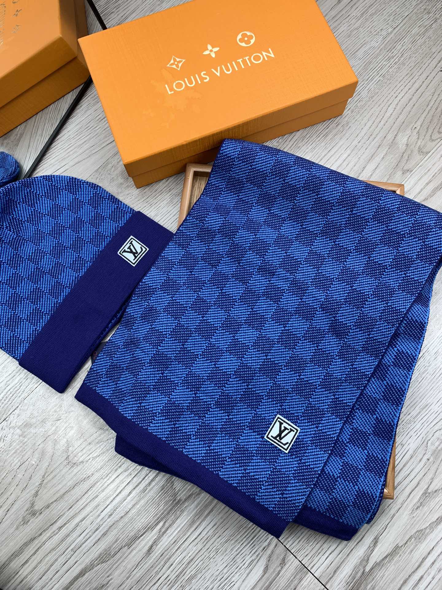 LV $39 gallery