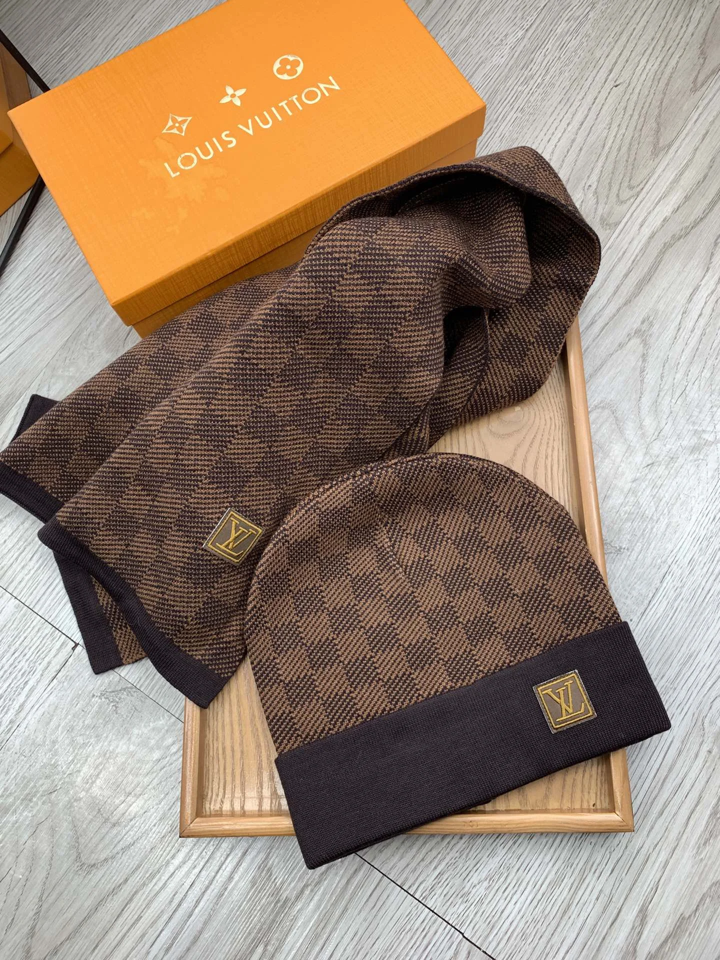 LV $39 gallery