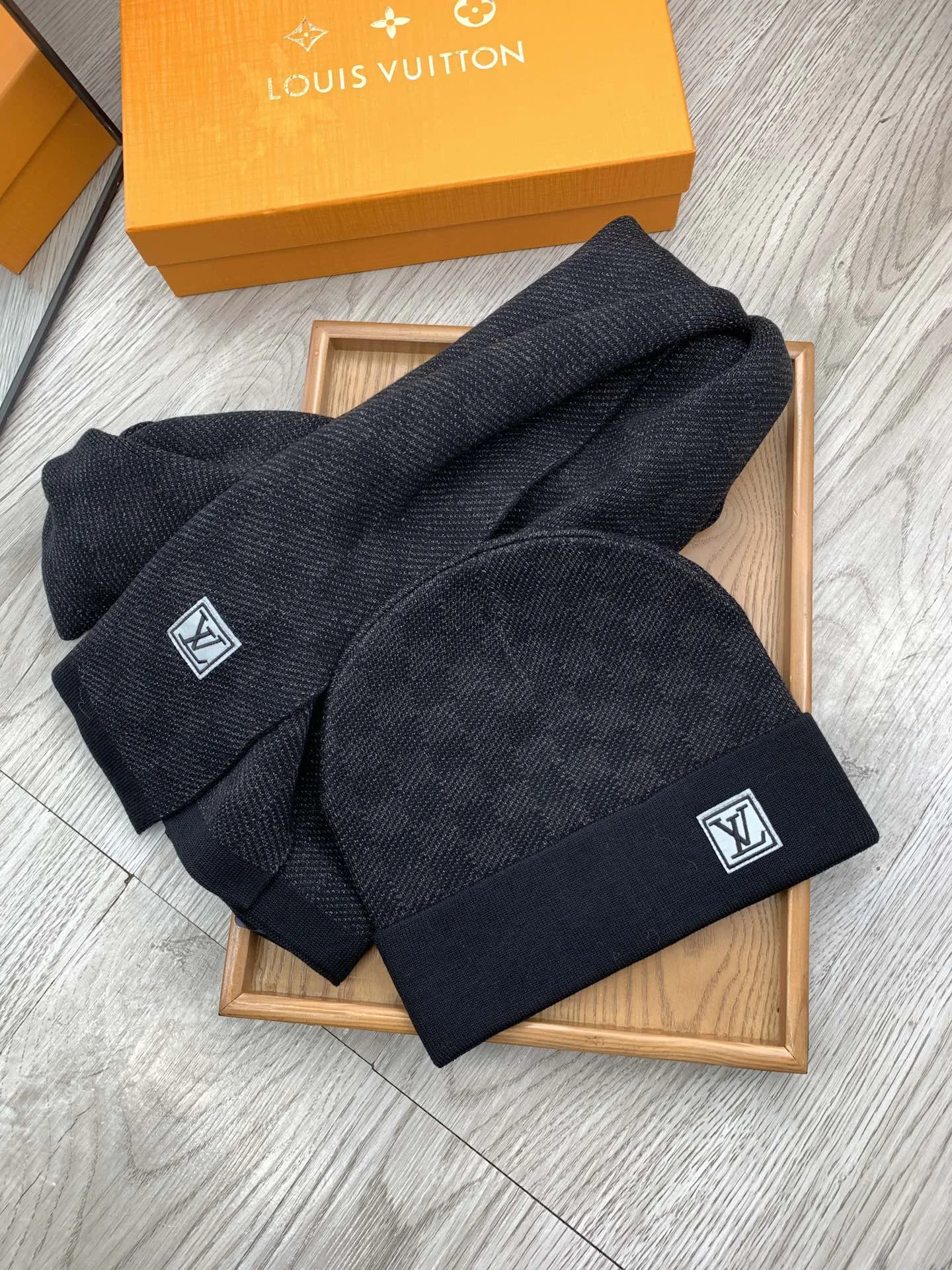 LV $39 gallery