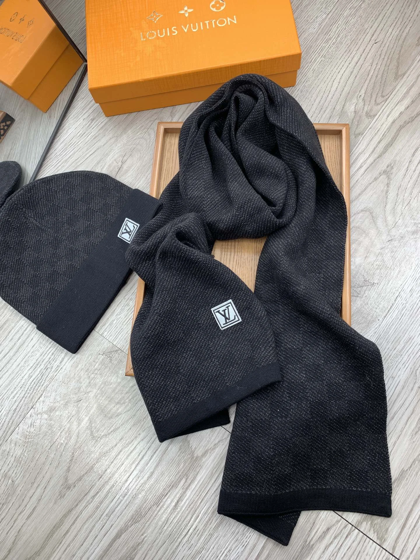 LV $39 gallery