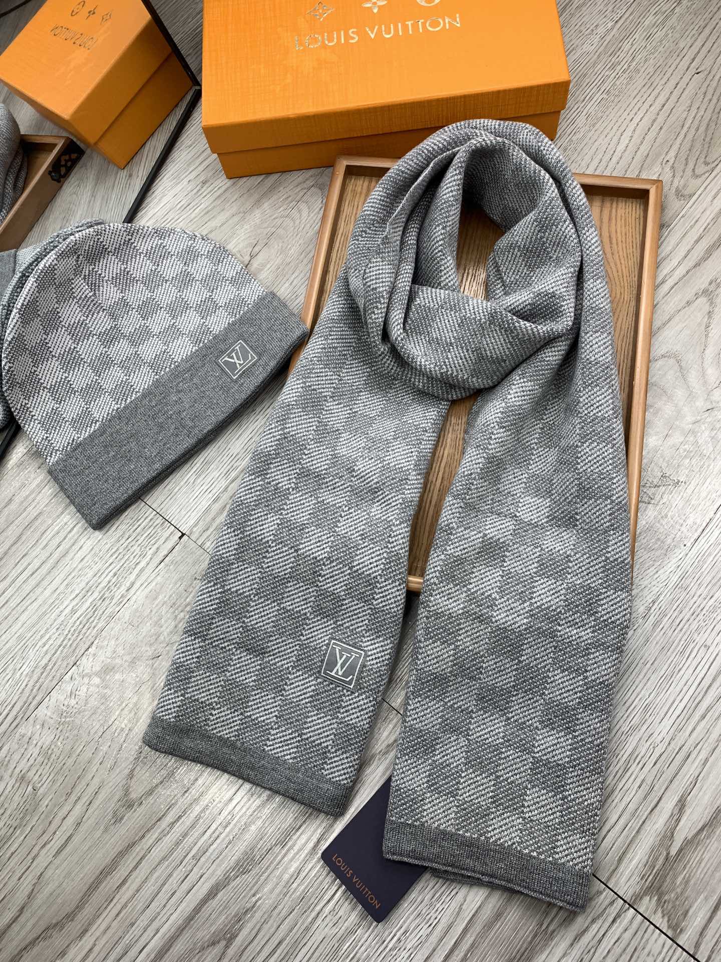 LV $39 gallery