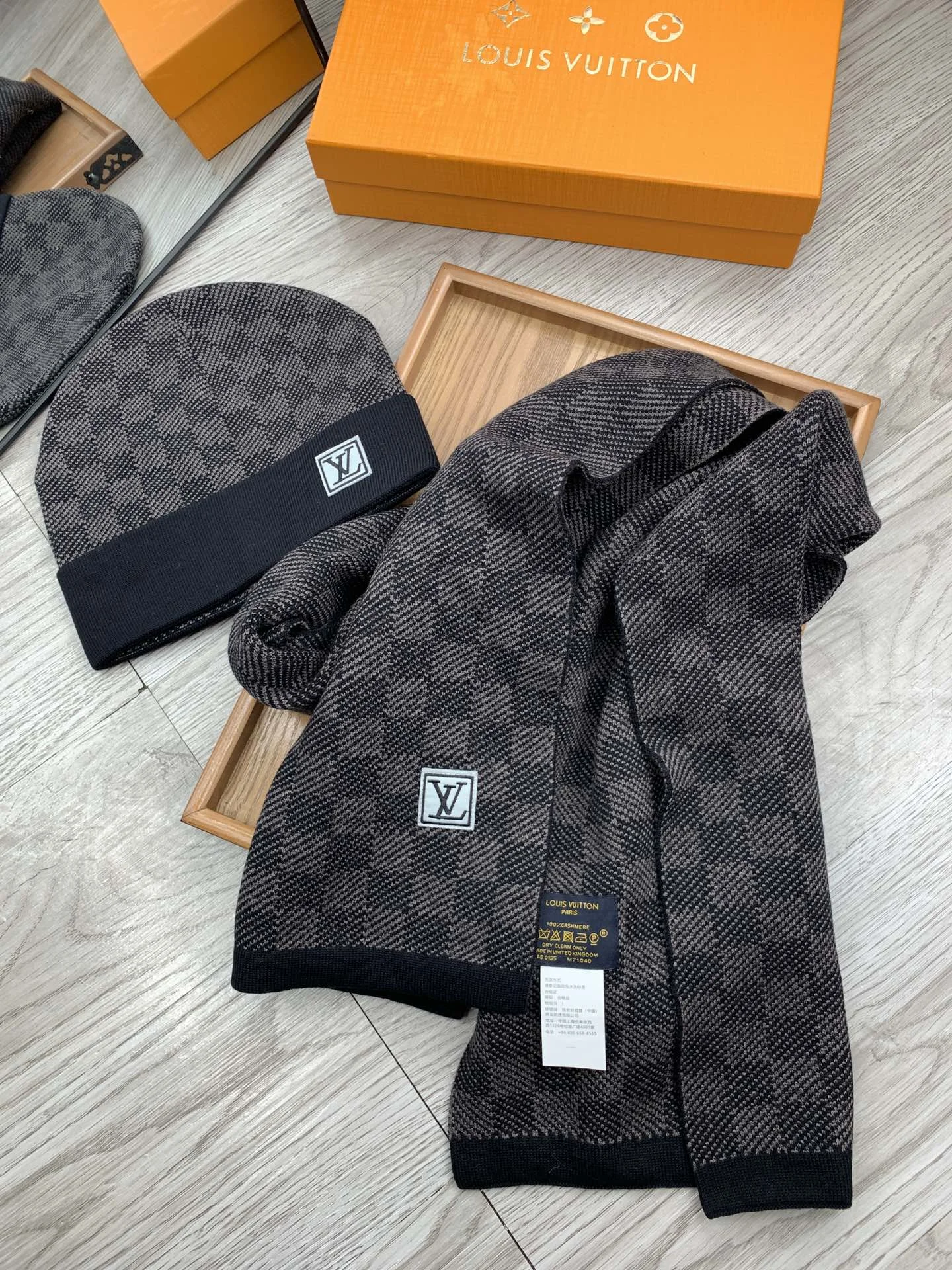 LV $39 gallery