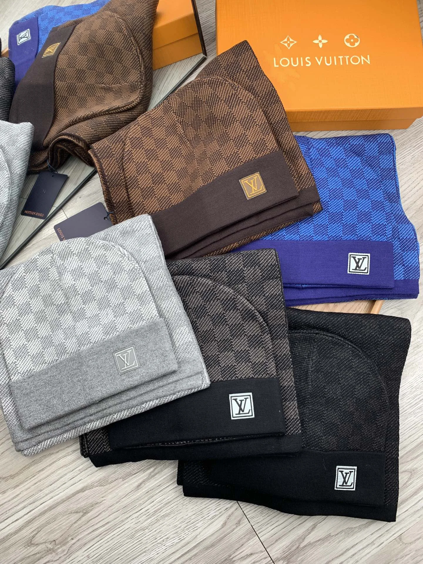 LV $39 gallery