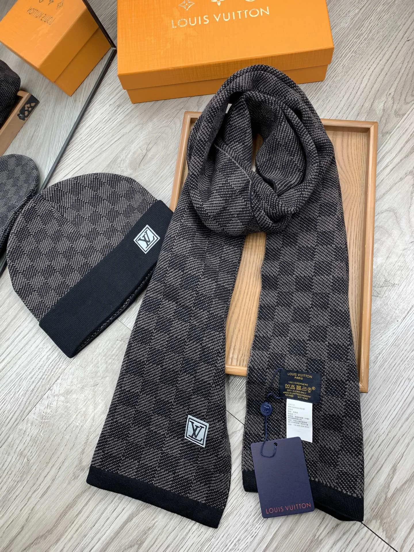 LV $39 gallery