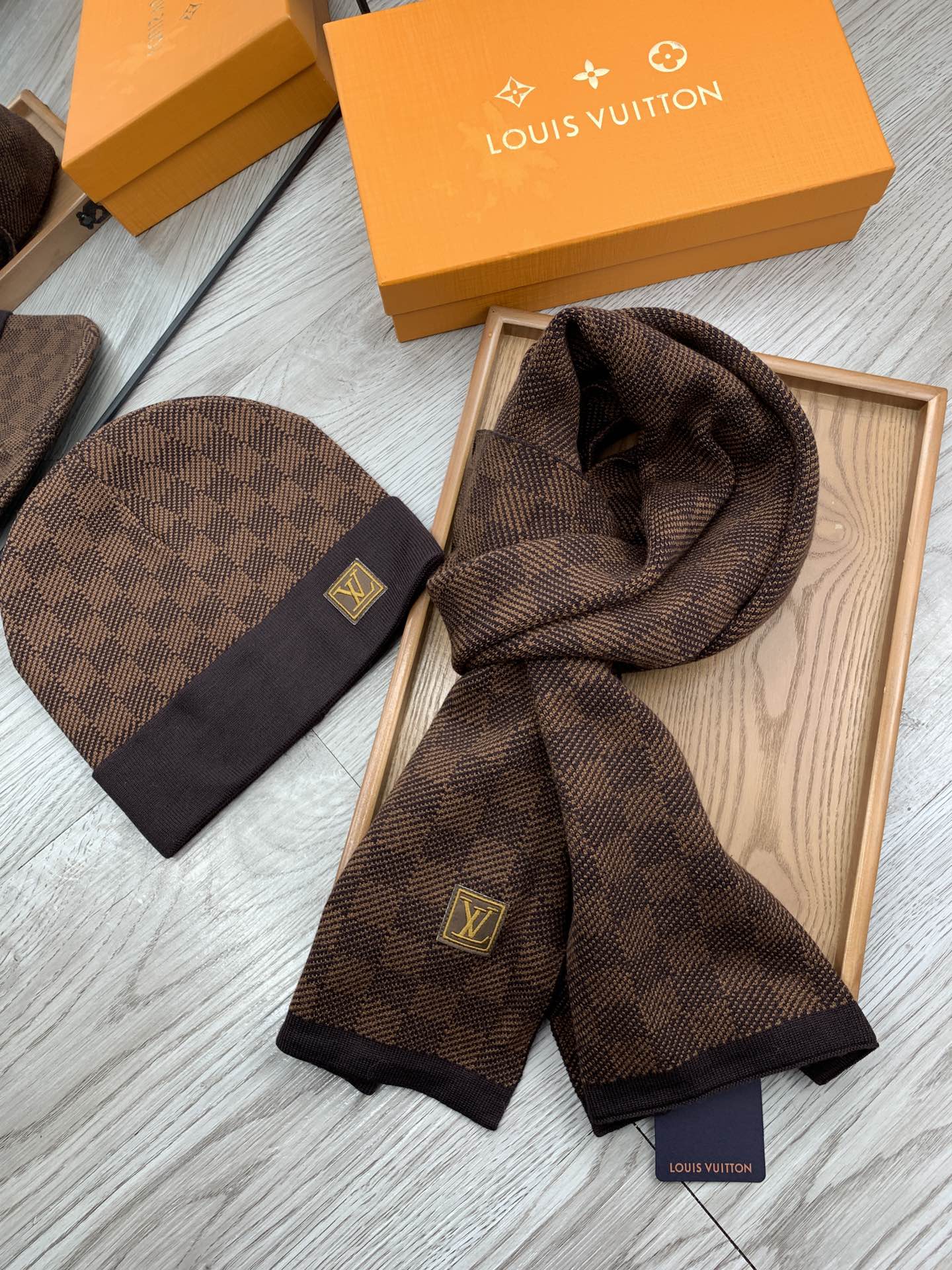 LV $39 gallery