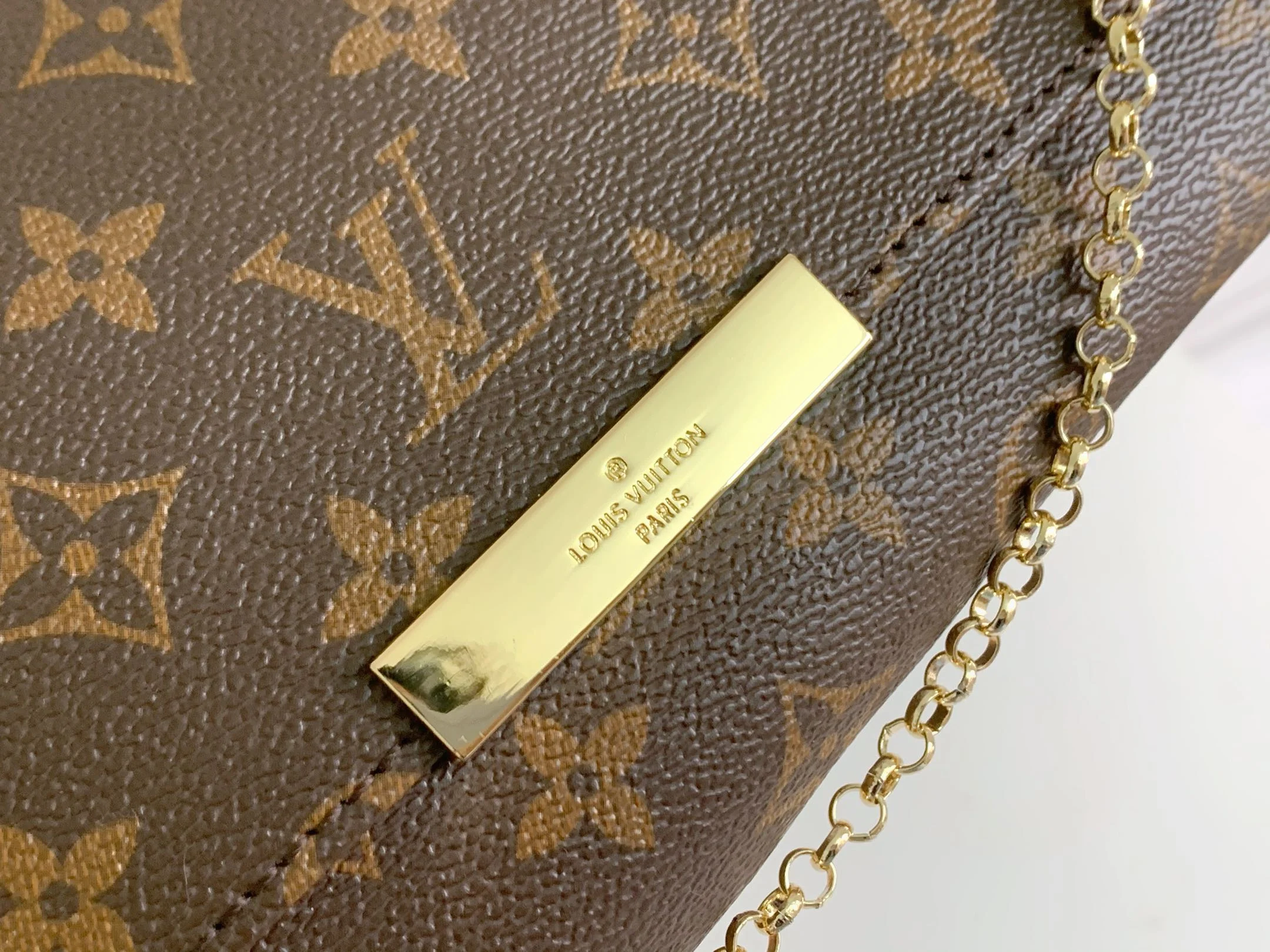 LV $40 gallery