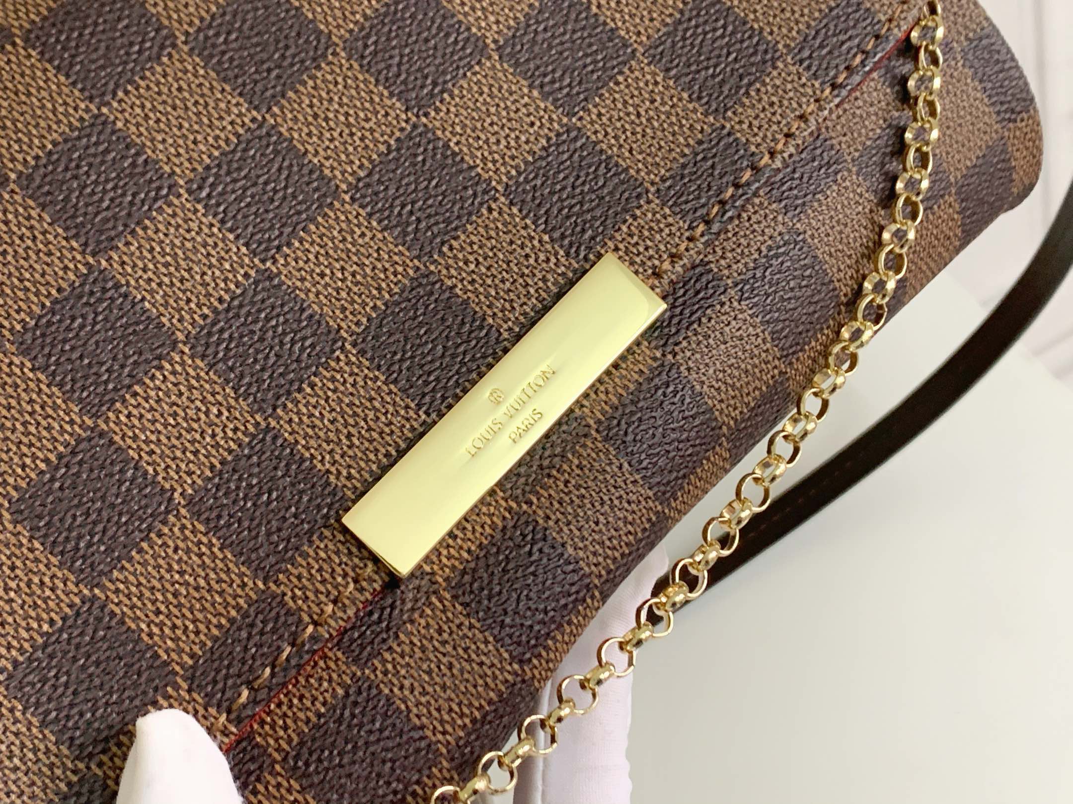 LV $40 gallery