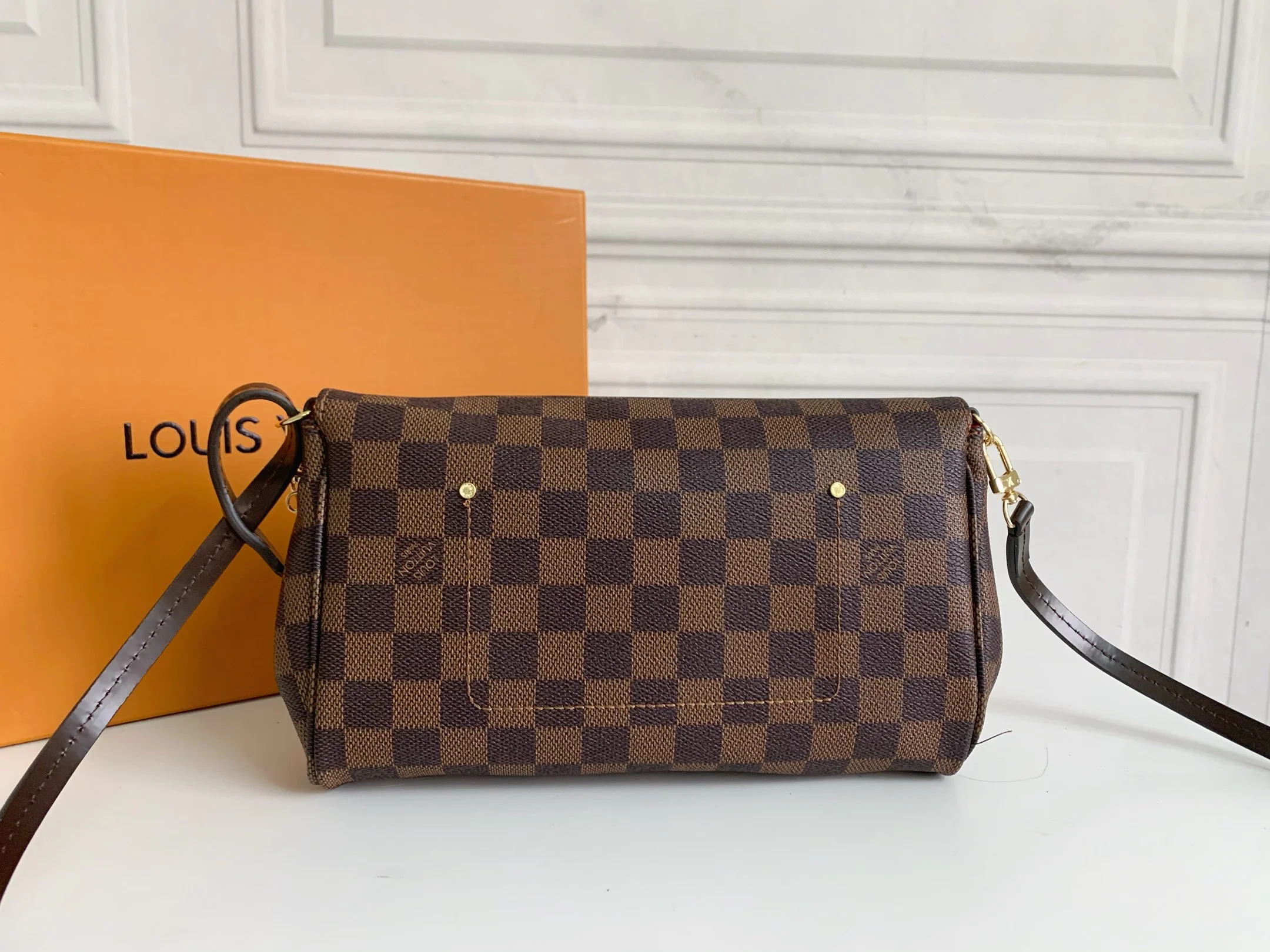 LV $40 gallery