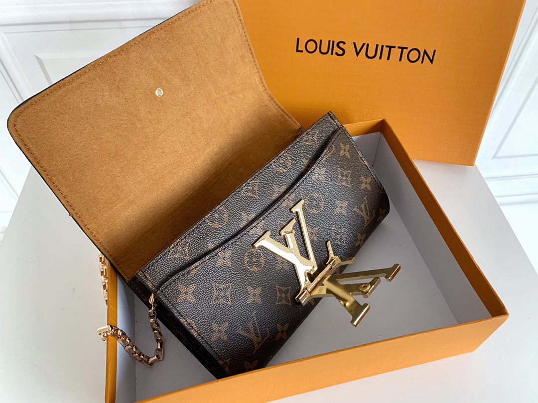 LV $40 gallery