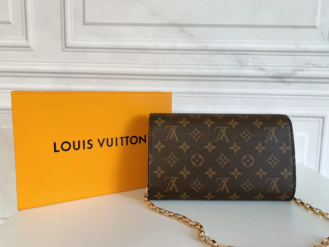 LV $40 gallery