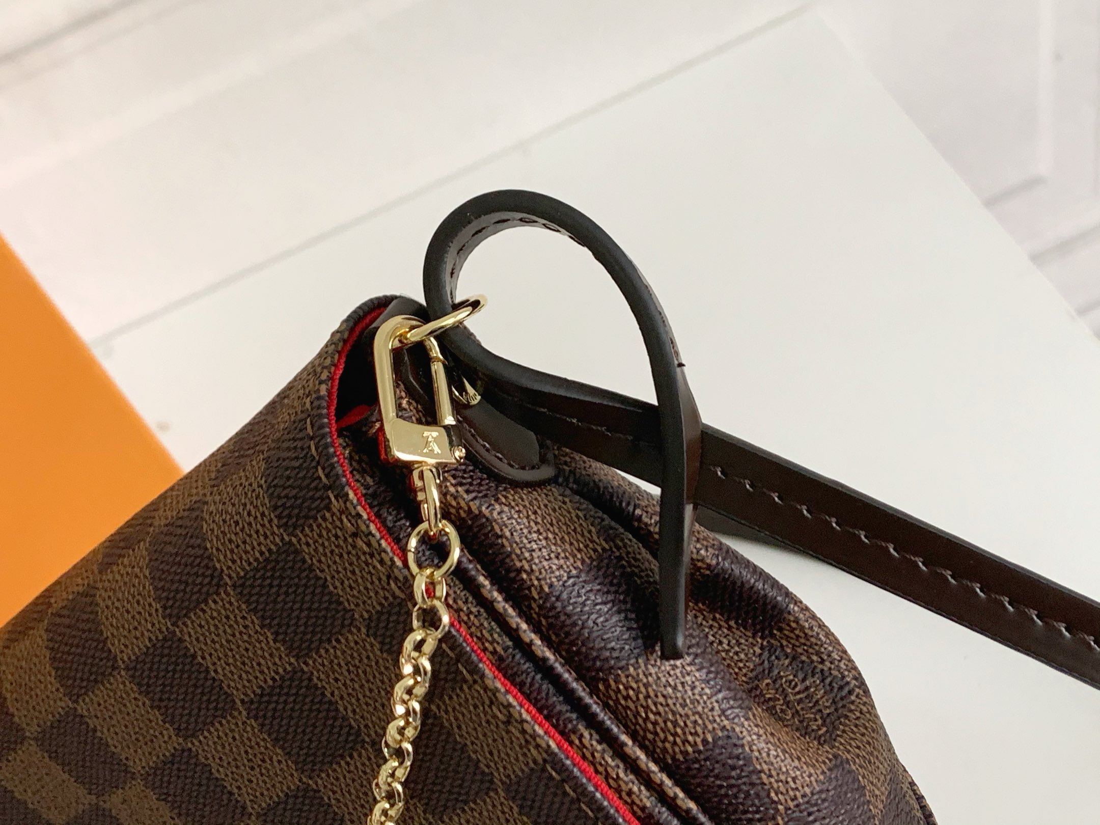 LV $40 gallery