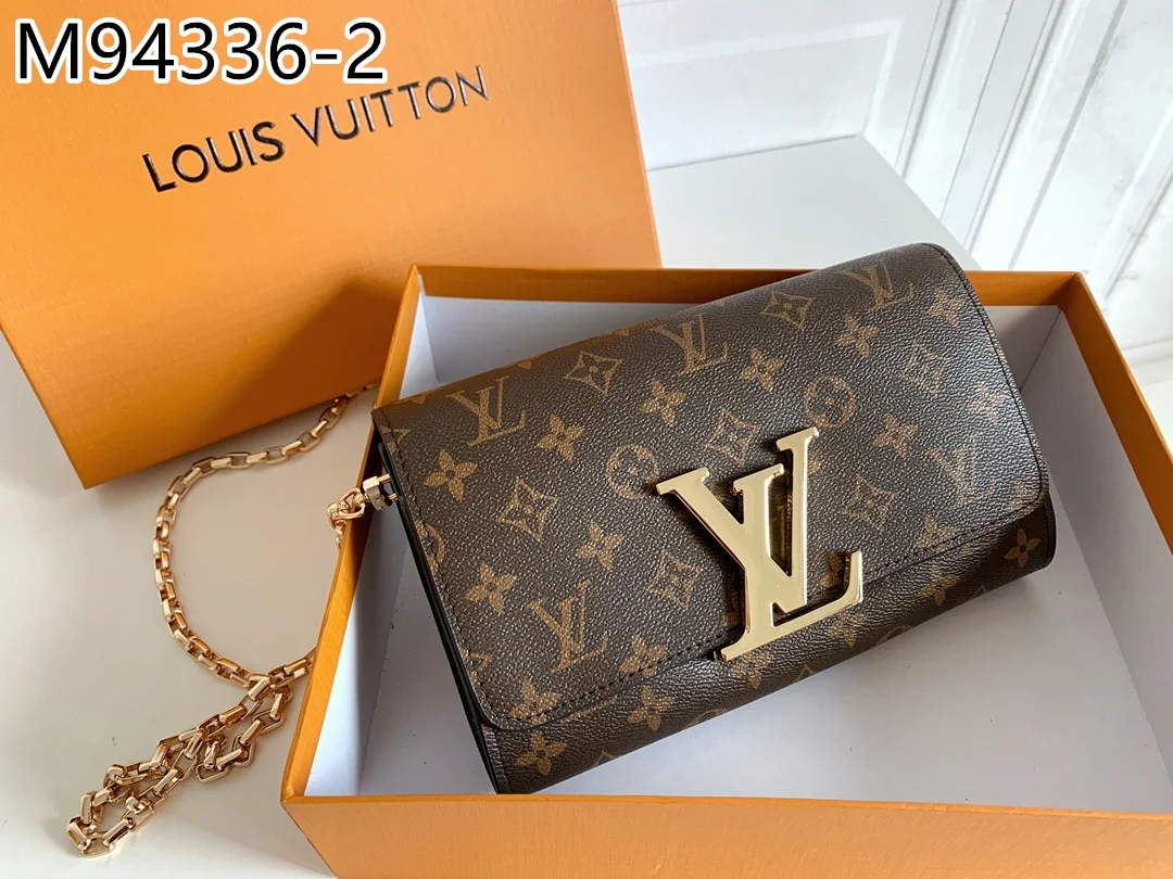 LV $40 gallery