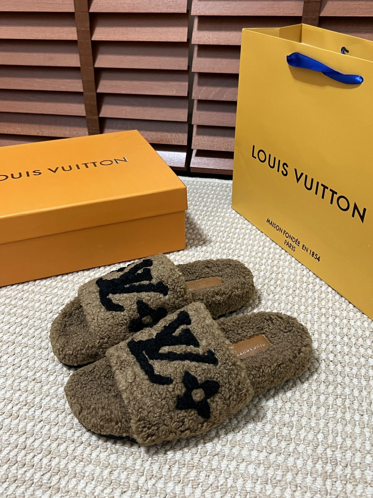 LV $44 gallery