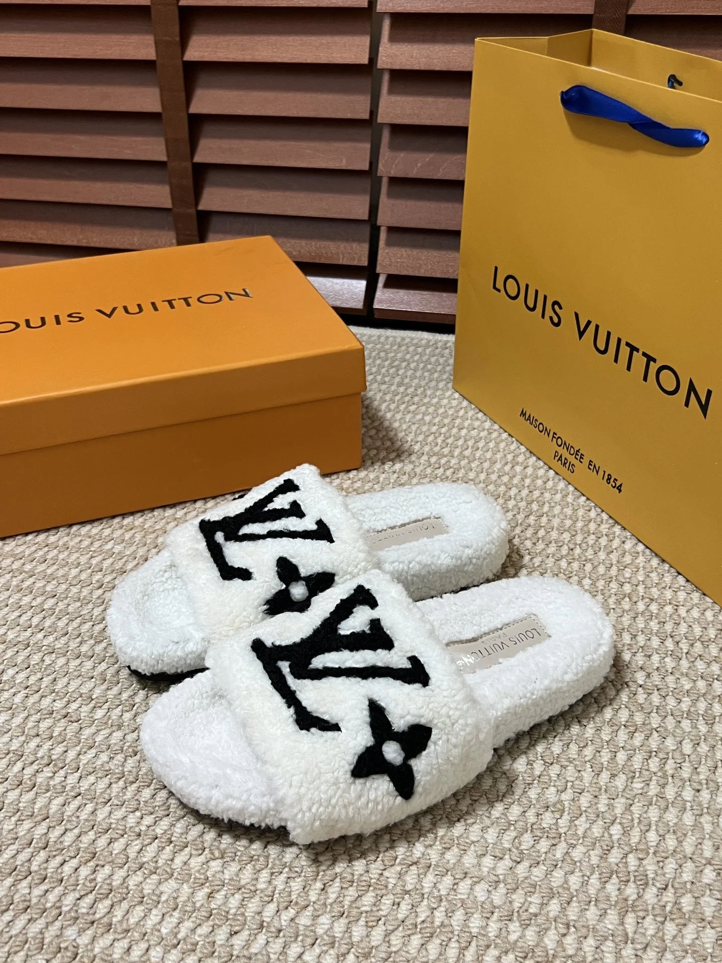 LV $44 gallery