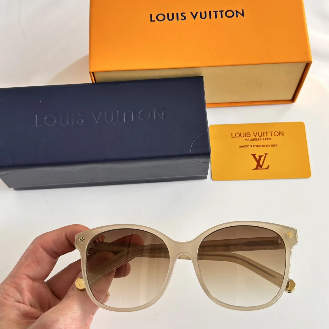 LV $44 gallery