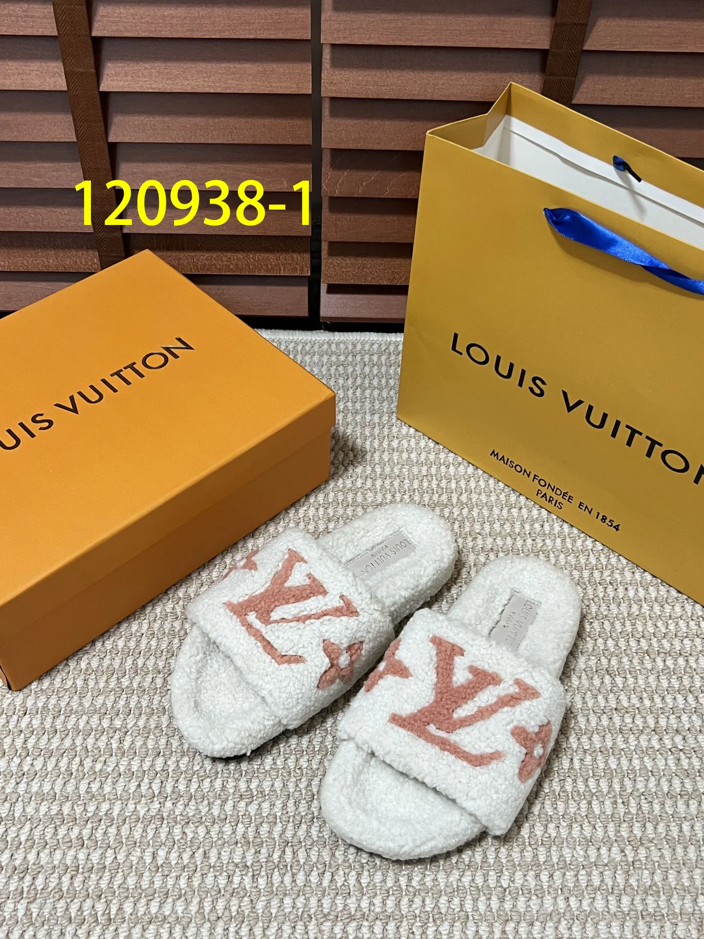 LV $44 gallery