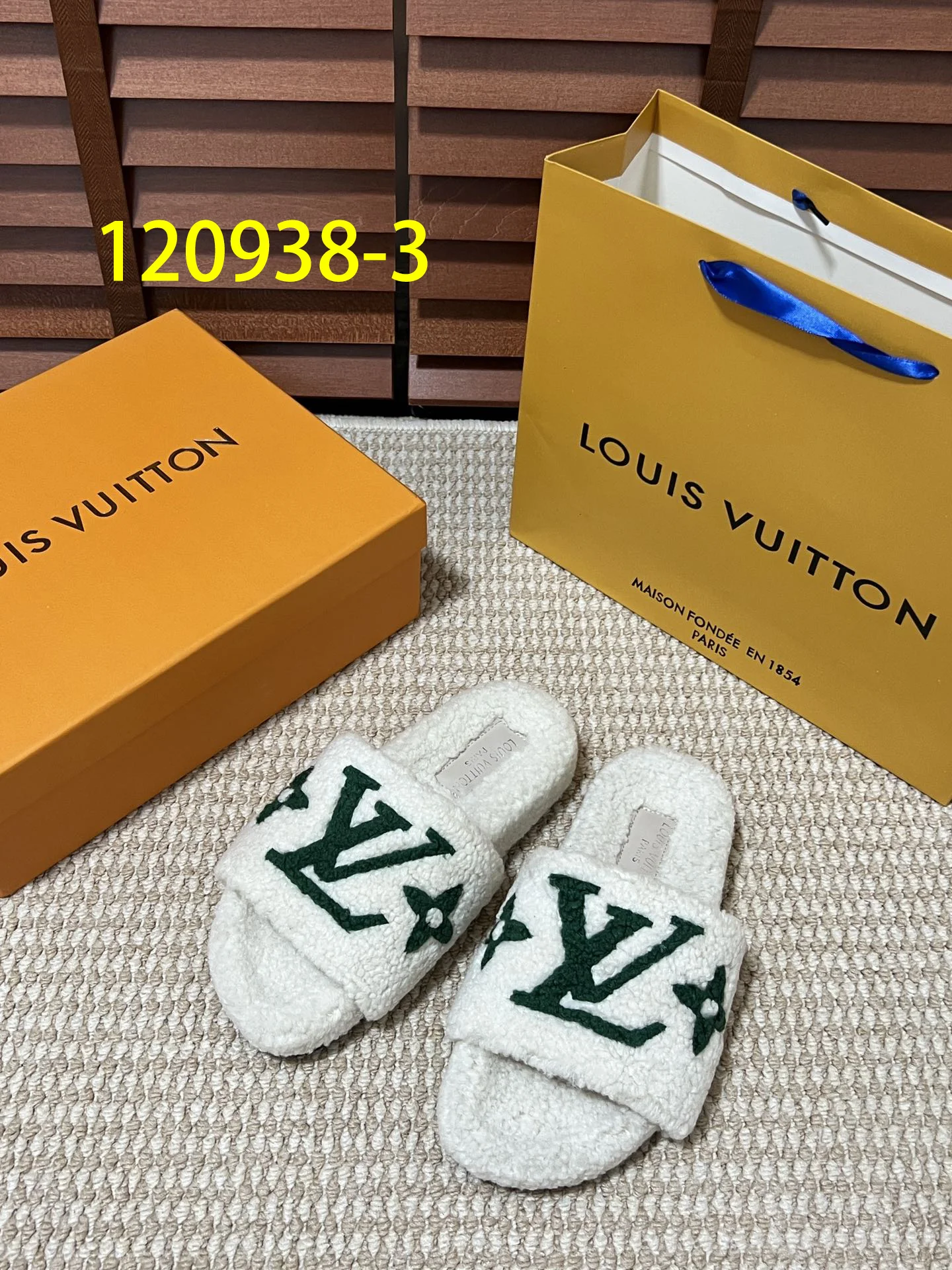 LV $44 gallery