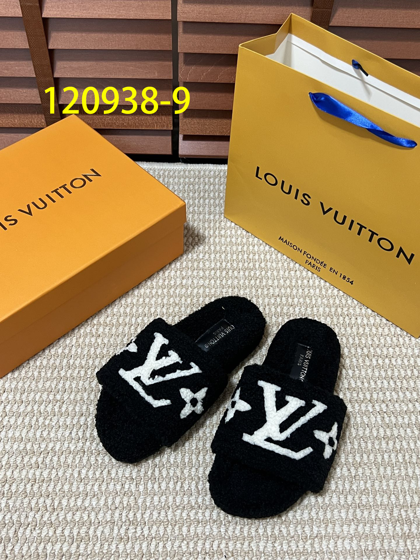 LV $44 gallery