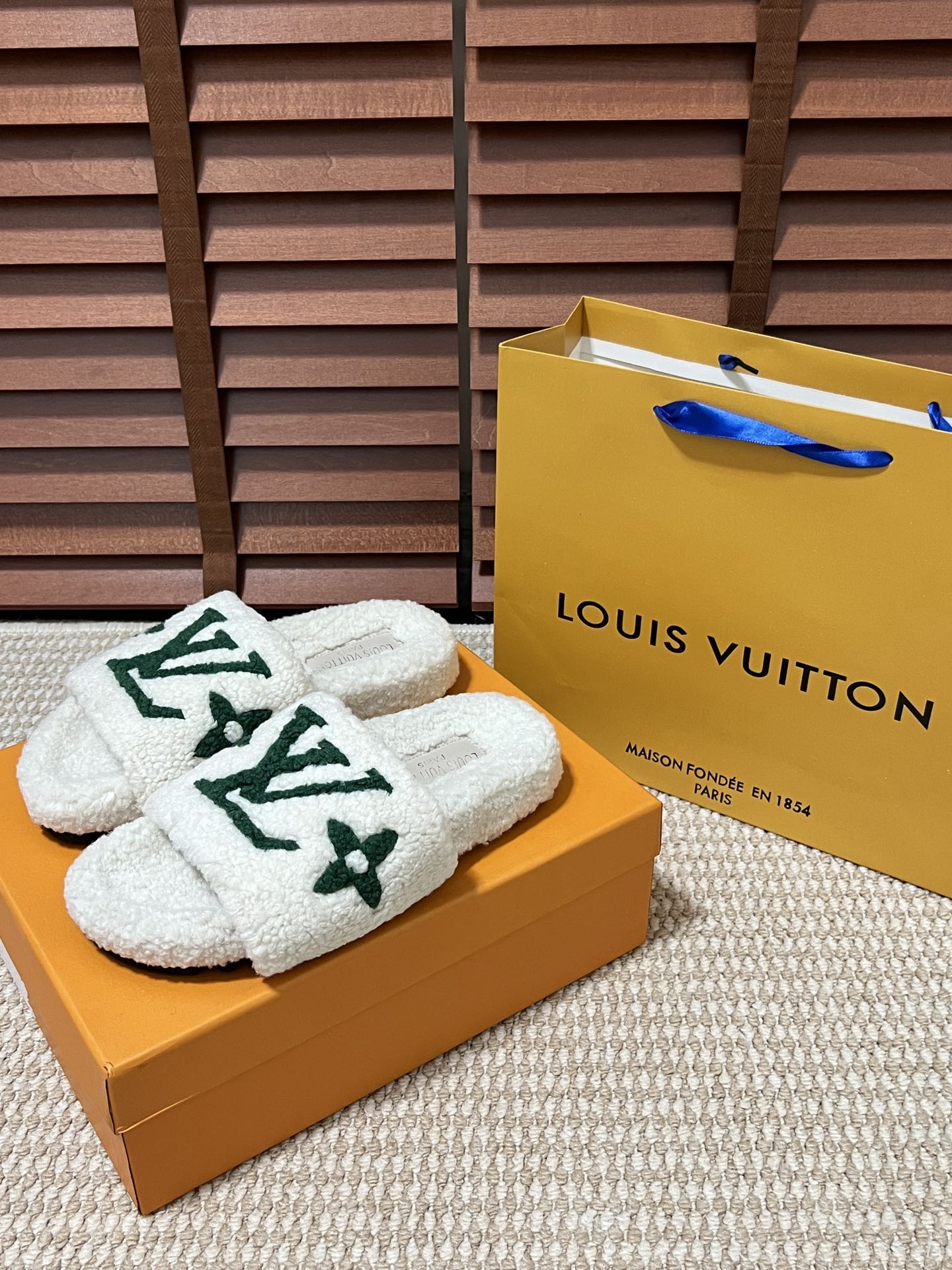 LV $44 gallery