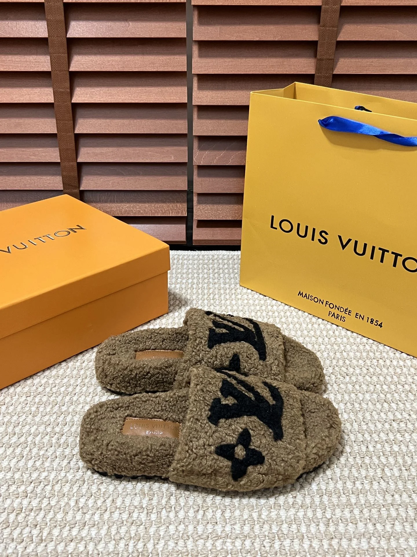 LV $44 gallery