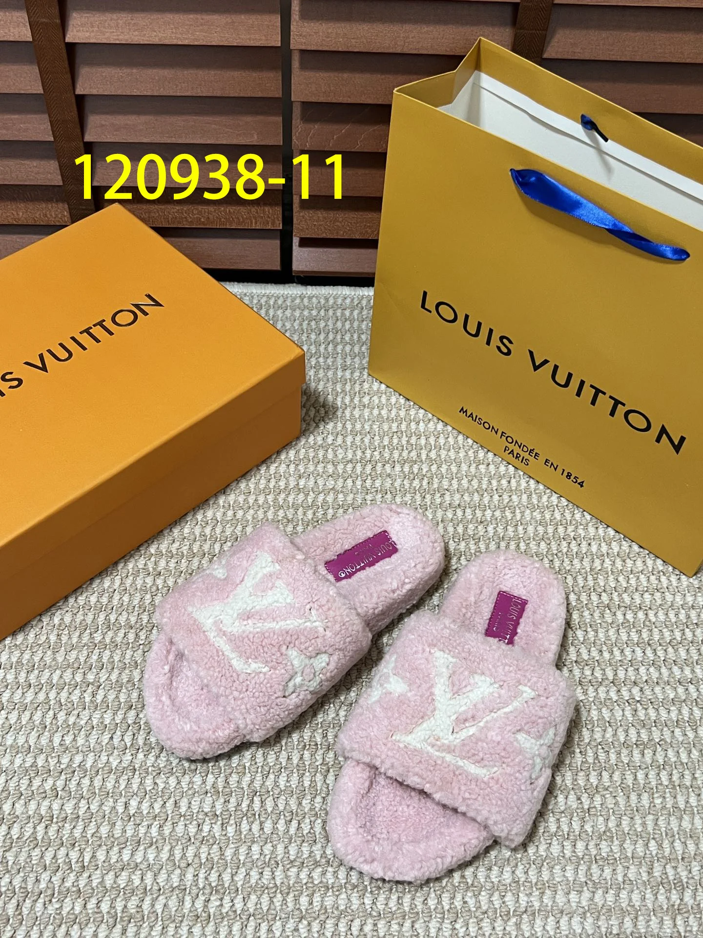 LV $44 gallery