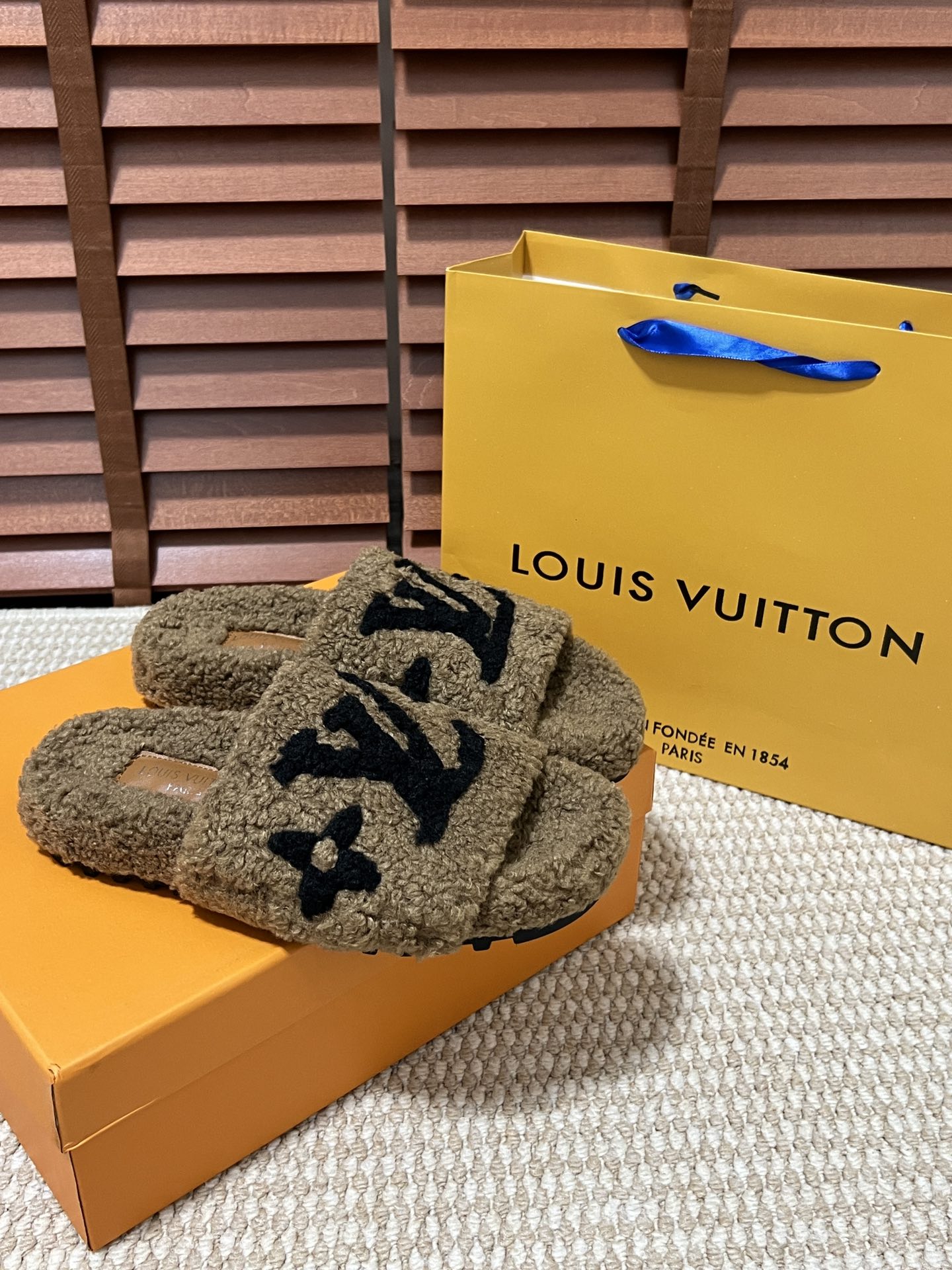 LV $44 gallery