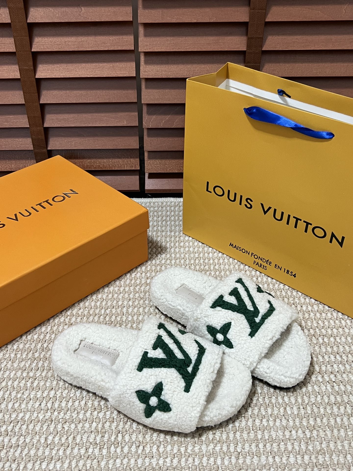 LV $44 gallery