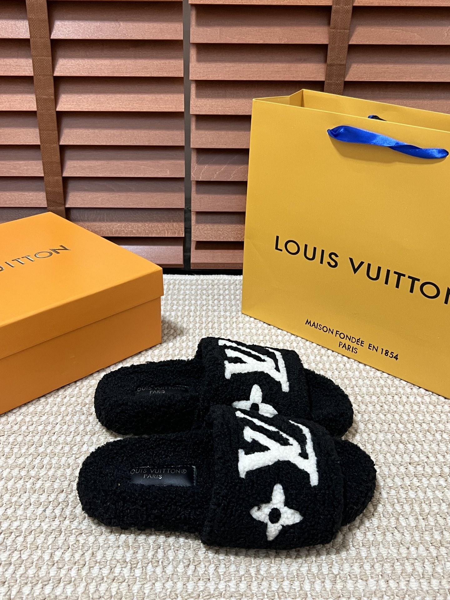 LV $44 gallery