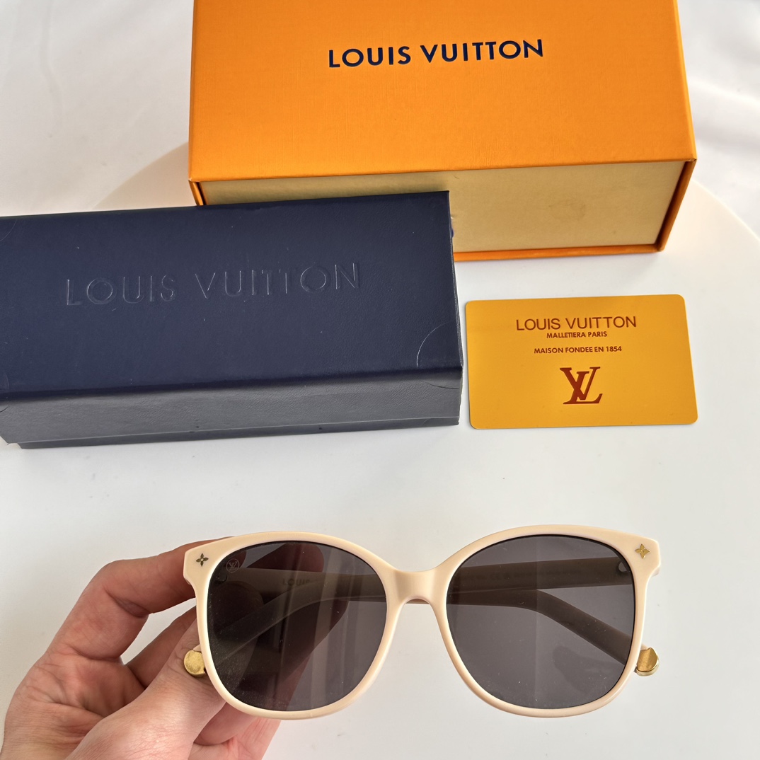 LV $44 gallery