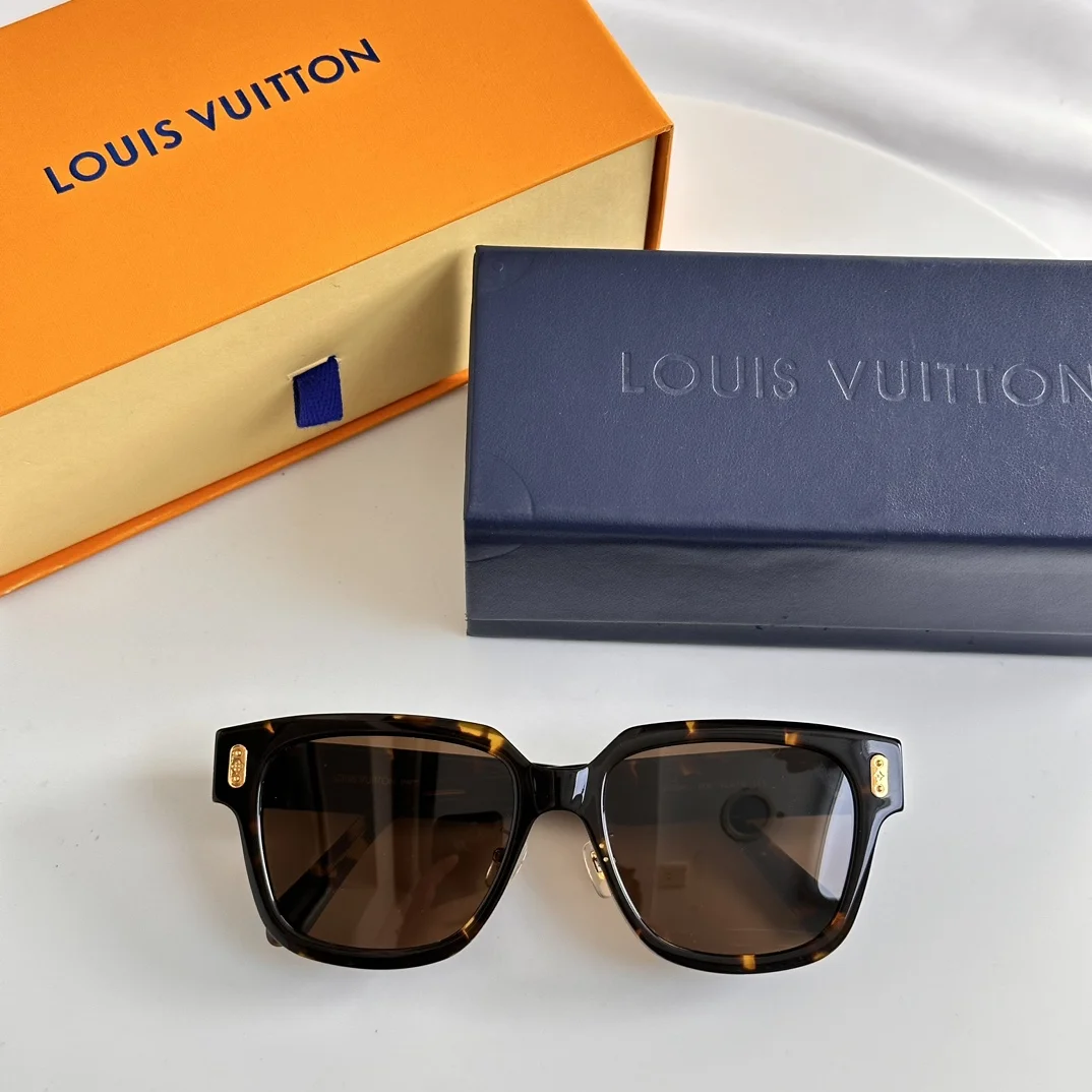 LV $47 gallery