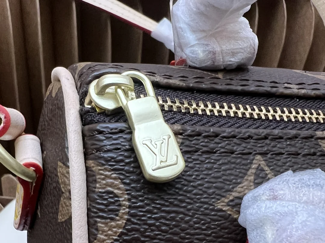 LV $47 gallery