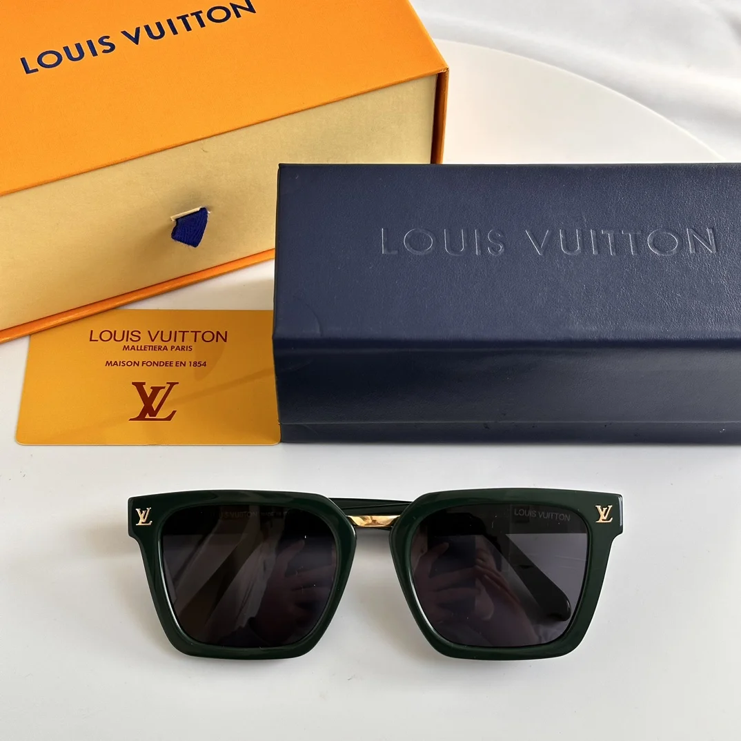 LV $47 gallery