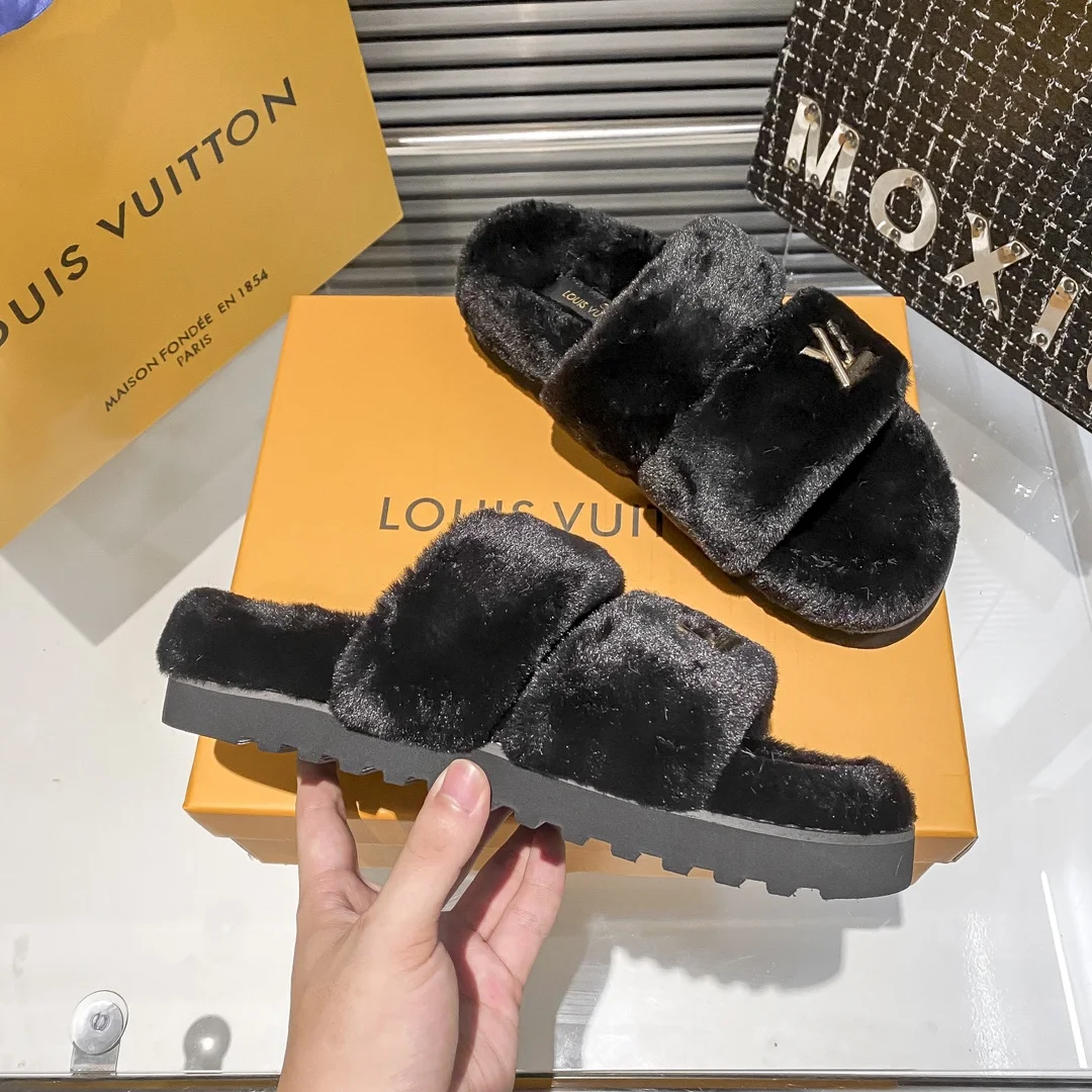 LV $50 gallery