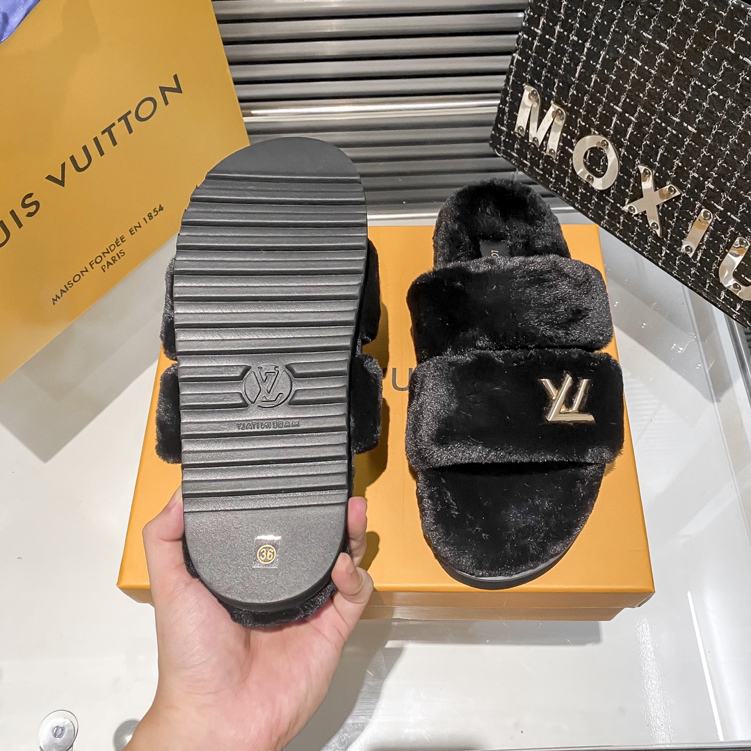 LV $50 gallery