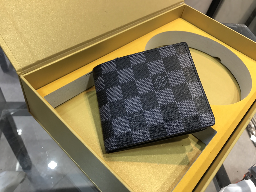 LV $52 gallery