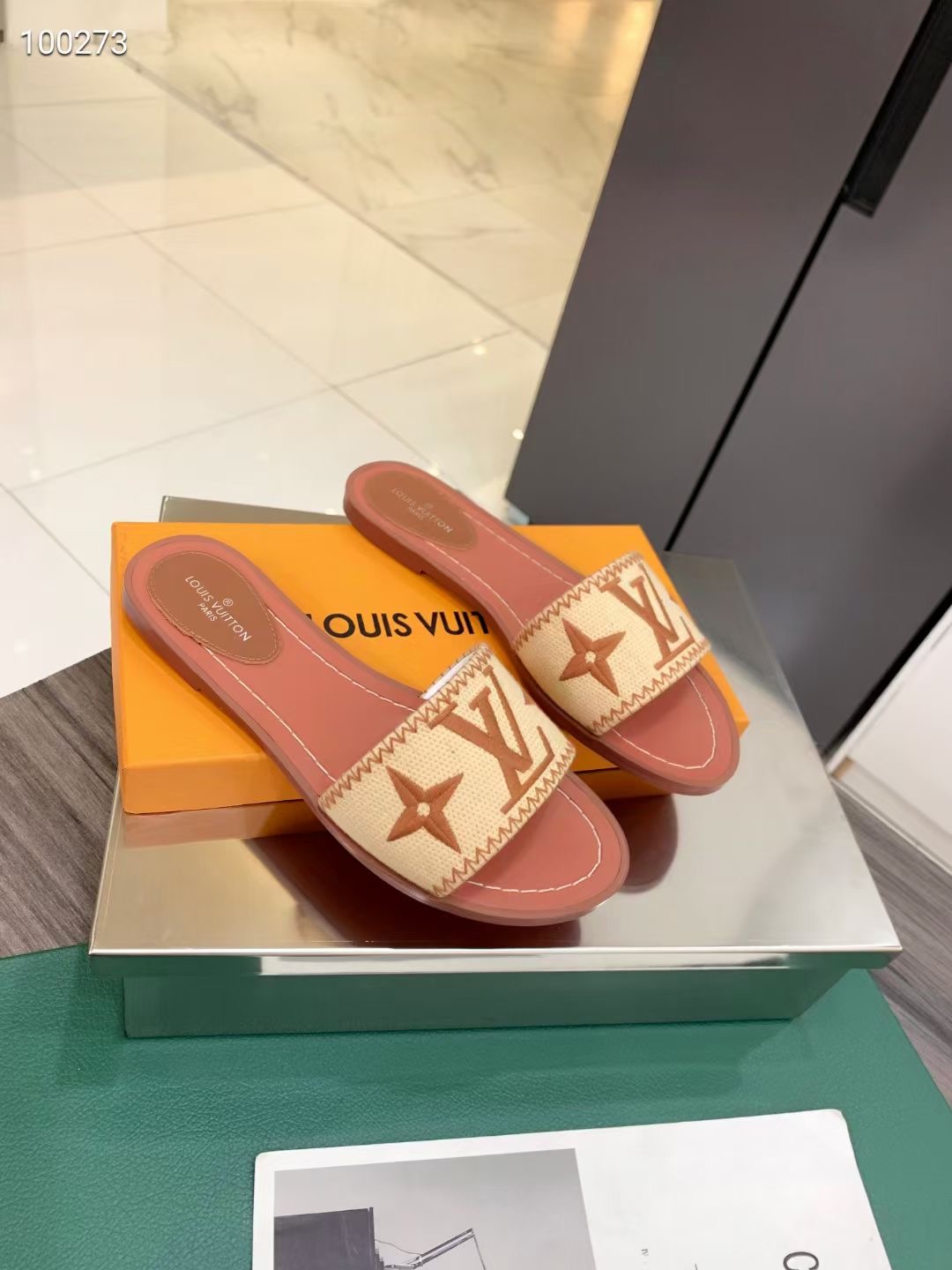 LV $52 gallery