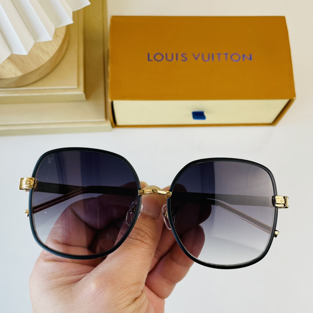 LV $52 gallery