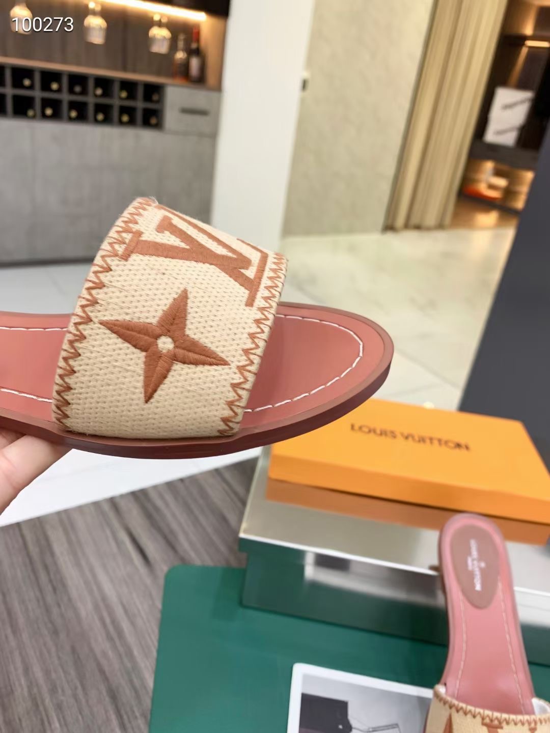 LV $52 gallery