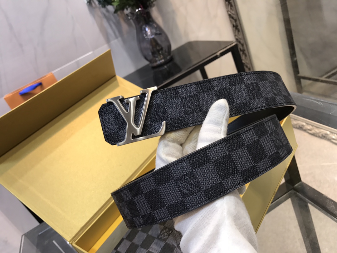 LV $52 gallery